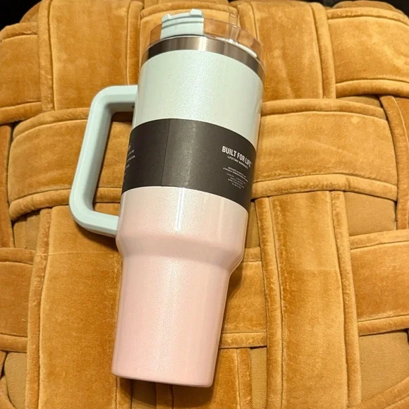 NWT Stanley 40 oz Tumbler - Picture 2 of 4